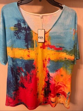 Women's Multicolor Abstract V-Neck Short Sleeve Tee - Blue/Yellow/Red